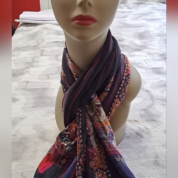 Ellen Tracy Multi Pattern Scarf   Size 14"×56" - Picture 4 of 6